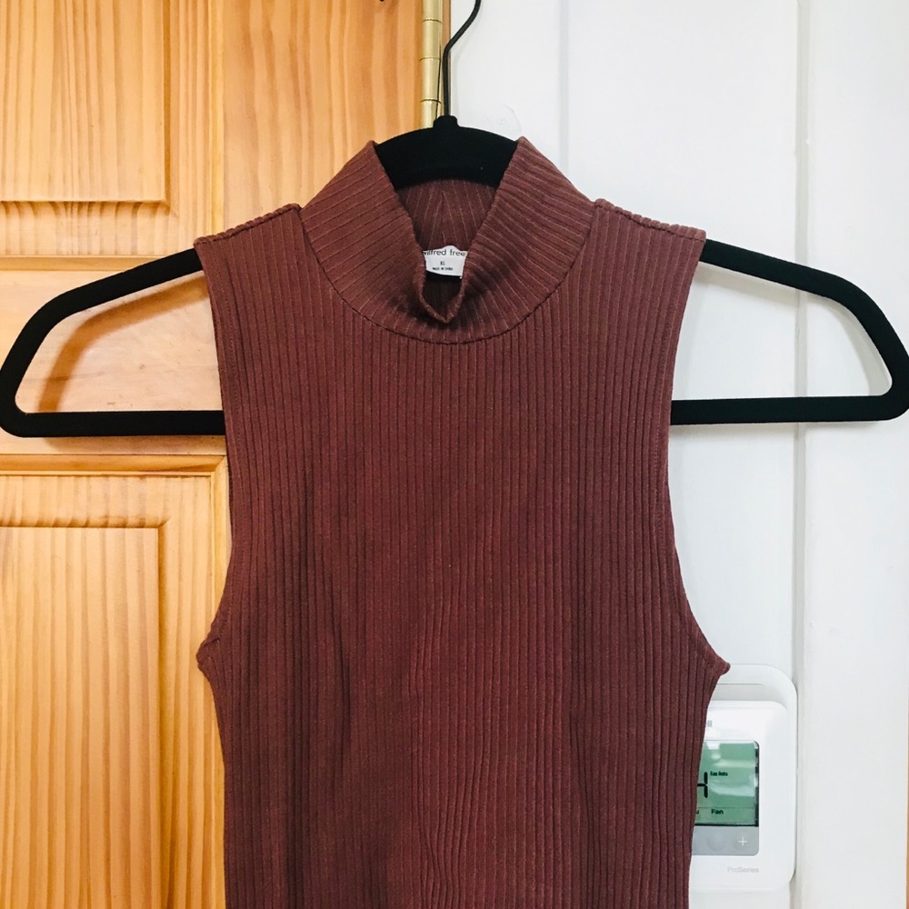 Aritzia Wilfred Brown Mockneck Sleeveless Top NWT